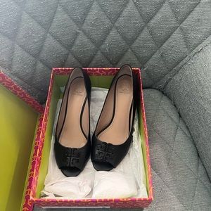 Beautiful Tory Burch Peep toe Wedges